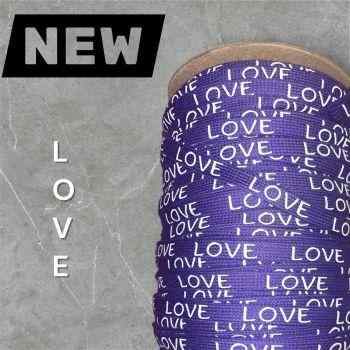 1 Meter * Flachkordel mit 3D-Druck - LOVE - lila / weiß