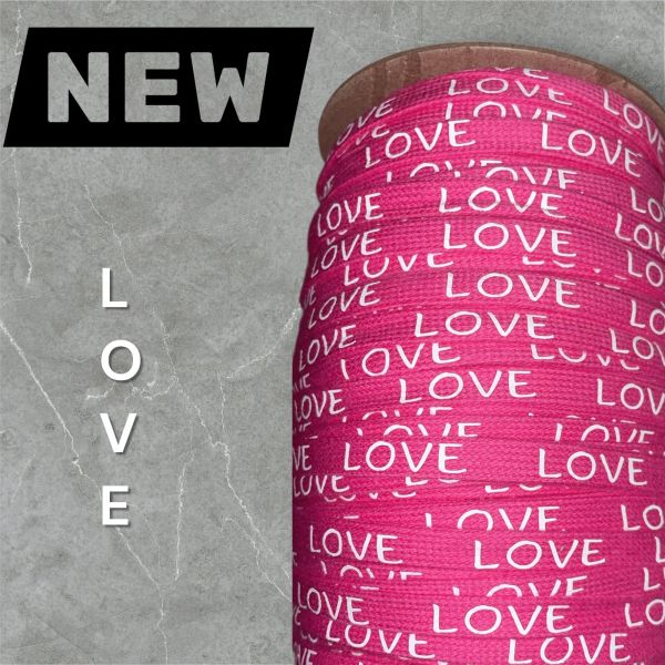 1 Meter * Flachkordel mit 3D-Druck - LOVE - pink / weiß